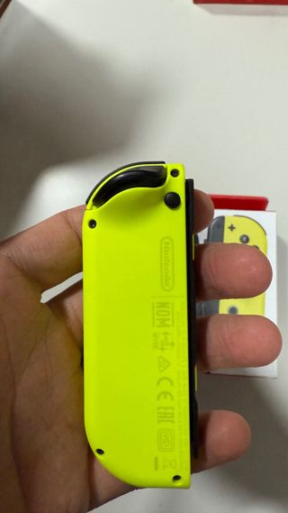 Joy-Con Pair Azul Neón y Amarillo Neón