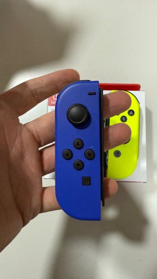 Joy-Con Pair Azul Neón y Amarillo Neón