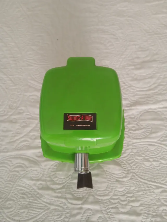 Tritatutto antico Swing-A-Way per ghiaccio