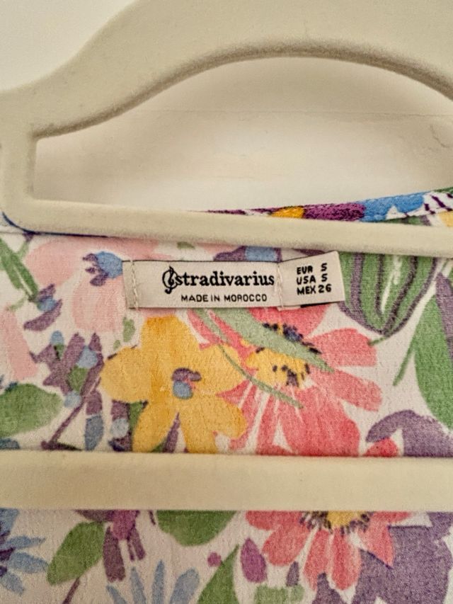 Vestido midi floral Stradivarius Talla S