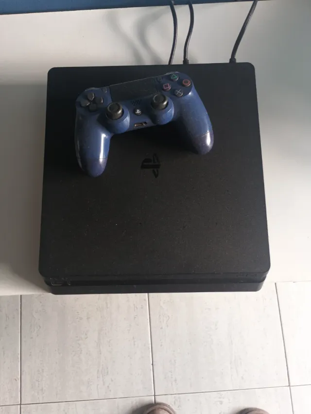 Consola PS4 Slim 500GB.