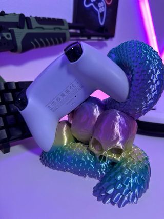 Soporte Mando PS5 Serpiente Arcoíris