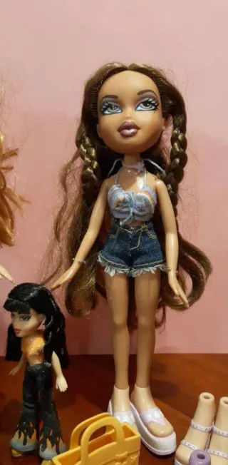 6 Bambole Bratz e Accessori