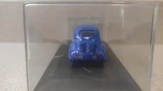 Renault 4/4, auto in miniatura collezione scala 1:43