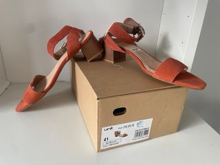 Sandalias tacón piel color caldera