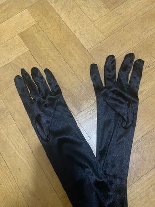 Traje de lentejuelas azul con sombrero y guantes