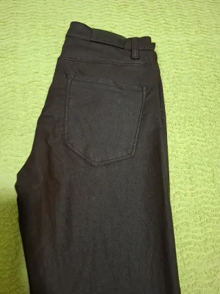 Pantalón efecto piel, marrón