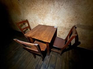 Lote sillas y taburetes madera bar