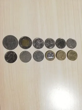 12 MONEDAS EXTRANJERAS