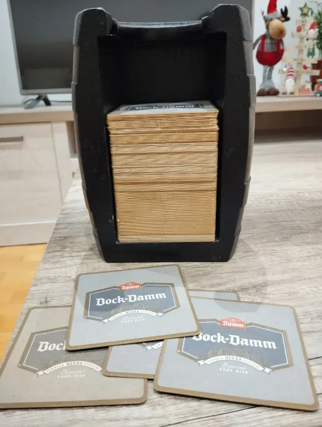 Barril decorativo Bock-Damm con posavasos