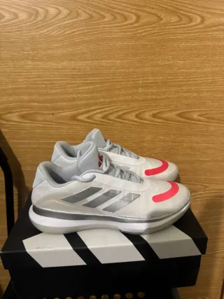 Adidas Talla 41.5 Plata/Blanco