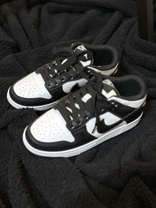 Nike Dunk Low Blanco y Negro