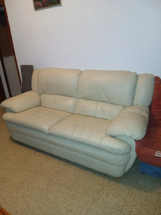 Sofá de piel beige de 195cm