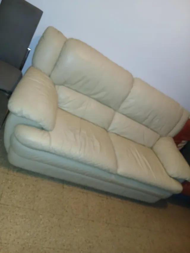 Sofá de piel beige de 195cm