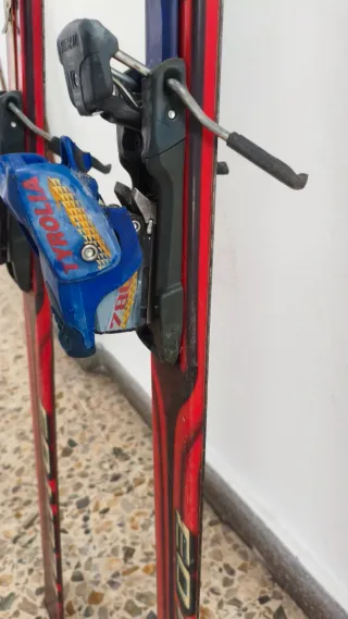 Esquís KASTLE TECH 03