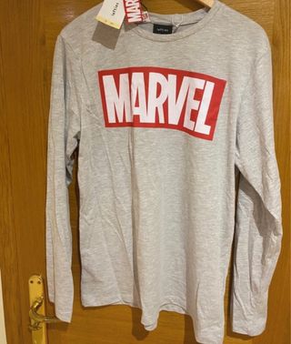Camiseta Marvel gris manga larga