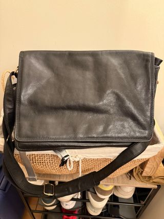 Bandolera de piel negra