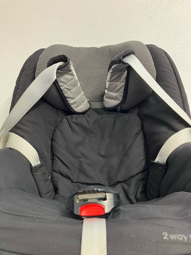 Silla Bebé Confort 2 Way Pearl + Base Fix