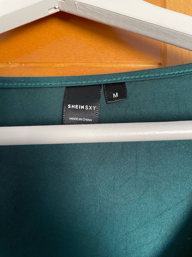 Top manga larga verde