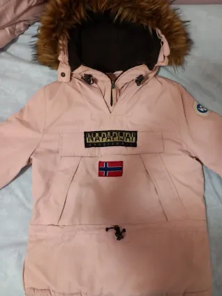 Chaqueta Napapijri Rosa con Capucha y Logo