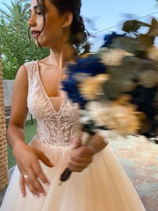 Vestido de Novia Blanco con Detalles