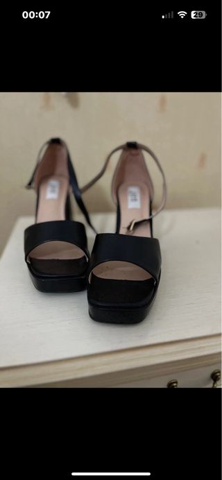 Sandali neri con tacco e plateau