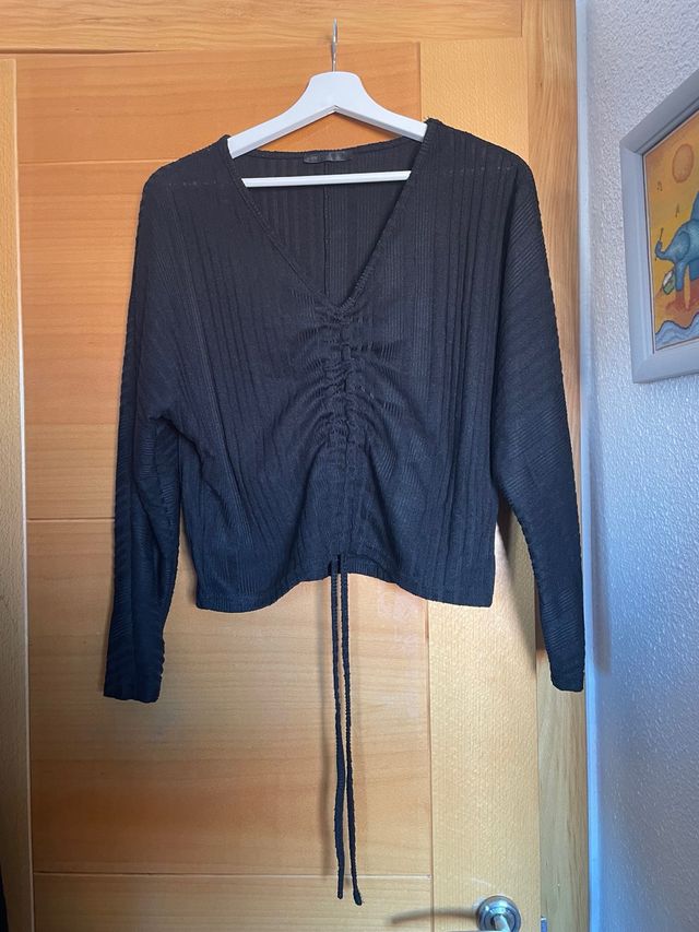 Jersey negro fruncido con cordón