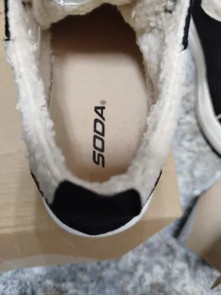 Zapatillas negras casual con cordones