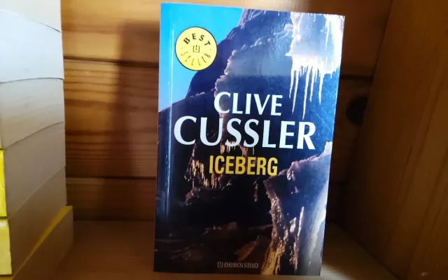 Iceberg (Dirk Pitt 2) (Spanish Edition)