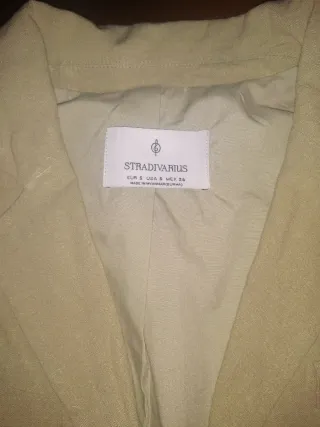 Blazer y pantalon Stradivarius oliva crop