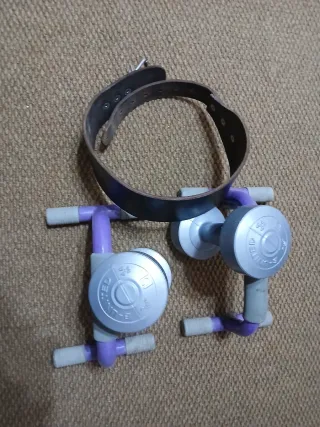 Cinturón y mancuernas fitness