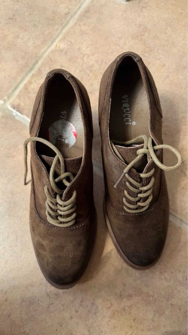 Botines de ante con cordones y tacón - 37