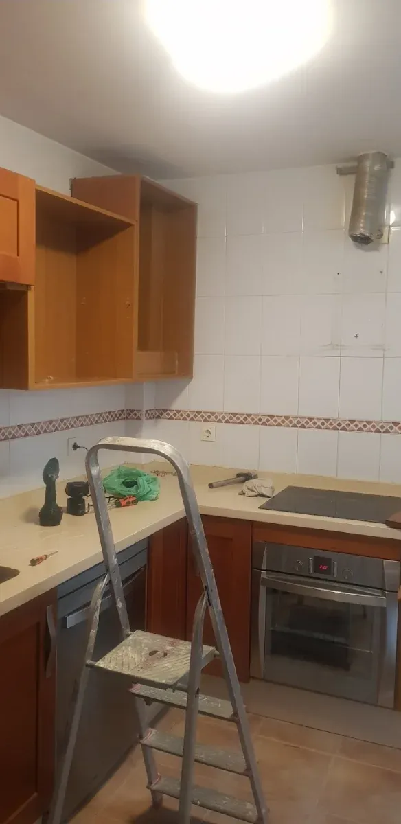 Muebles de cocina, dormitorio y baño