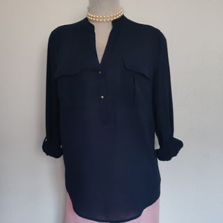 Zara. Blusa azul marino. Talla M
