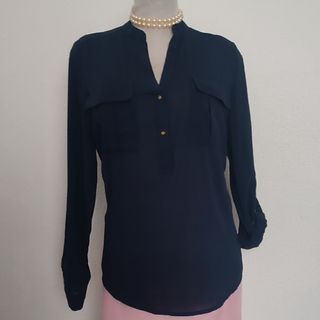 Zara. Blusa azul marino. Talla M