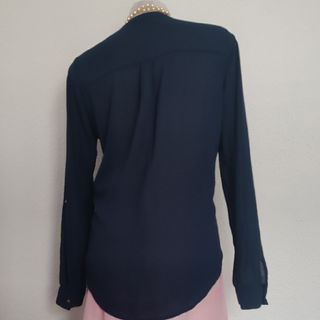 Zara. Blusa azul marino. Talla M
