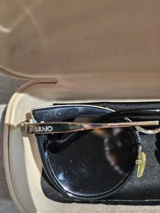 Occhiali da sole Liu Jo neri e oro