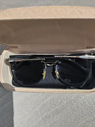 Occhiali da sole Liu Jo neri e oro