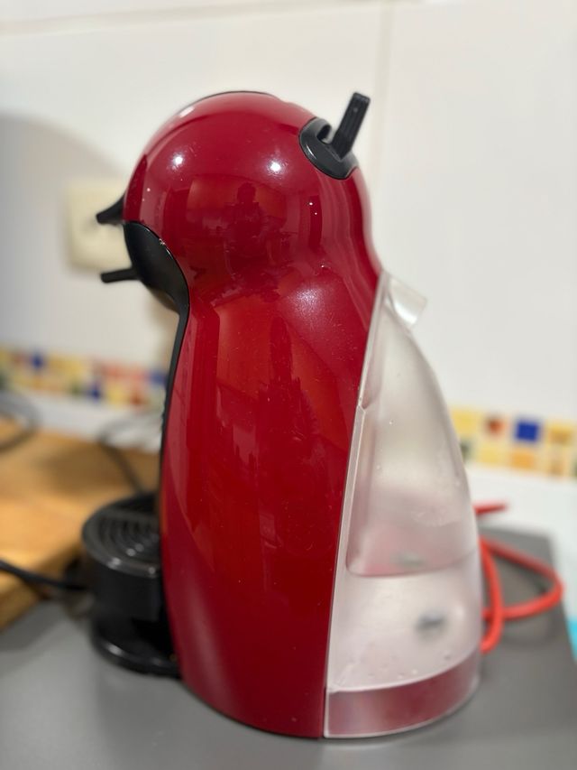 Cafetera Dolce Gusto Roja