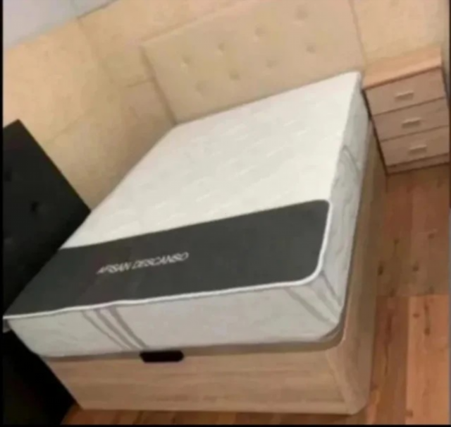 Cânapes e Colchões novos ao melhor preço. Colchões de 25cm e 30cm de espessura, viscoelástico, molas, colchão que se adapta completamente ao corpo. Cânape de madeira com base estofada em tecido 3D respirável, com 33cm de altura e grande capacidade no interior.