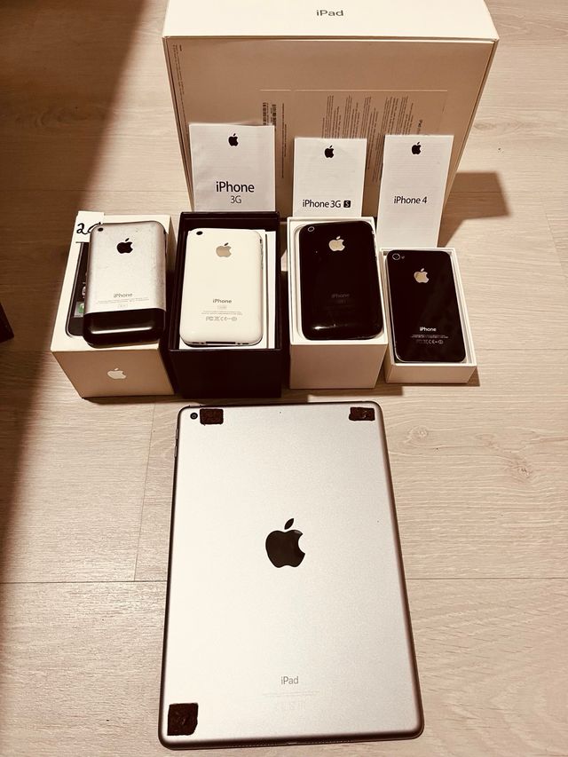 Colección de iPhones (2G, 3G, 3GS, 4, 5, SE, 6, 7,