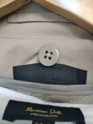 Gabardina Uniqlo Beige Unisex. Impecable.