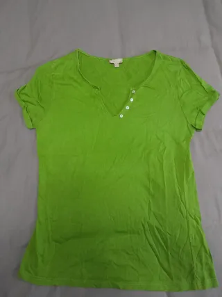 Blusa verde con botones