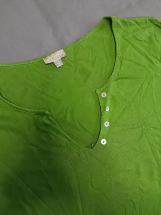 Blusa verde con botones