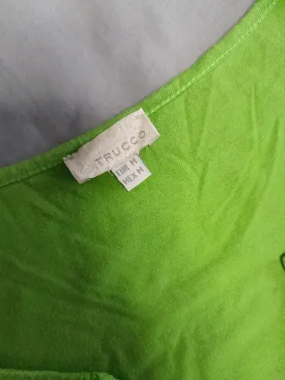 Blusa verde con botones