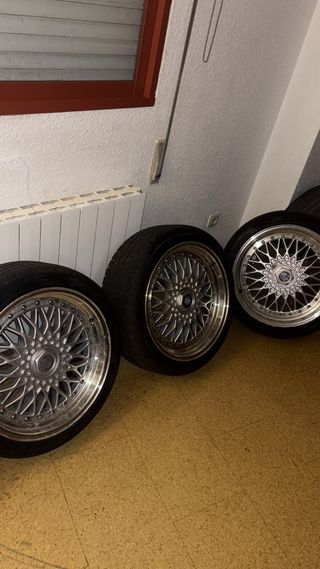 SE VENDE PAREJA llantas estilo bbs RS 18