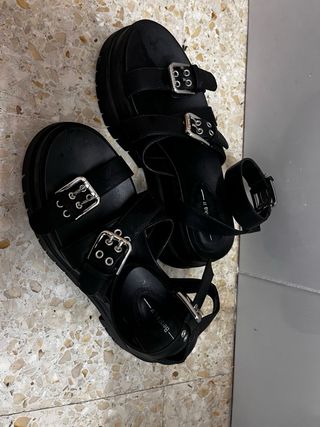 Sandalias Bershka Negras Plataforma Hebillas