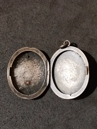 Colgante Portafotos o guardapelo de Plata Labrada