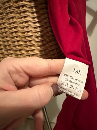 Blazer rosso con bottoni dorati