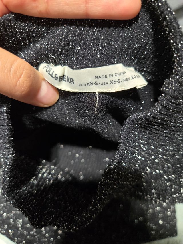 Top brillante Pull&Bear negro talla XS-S
